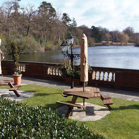 Lakeside International Hotel Camberley Exterior foto