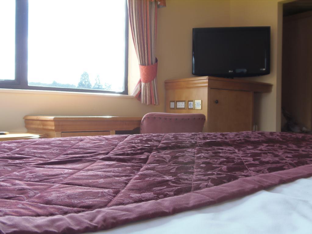 Lakeside International Hotel Camberley Zimmer foto
