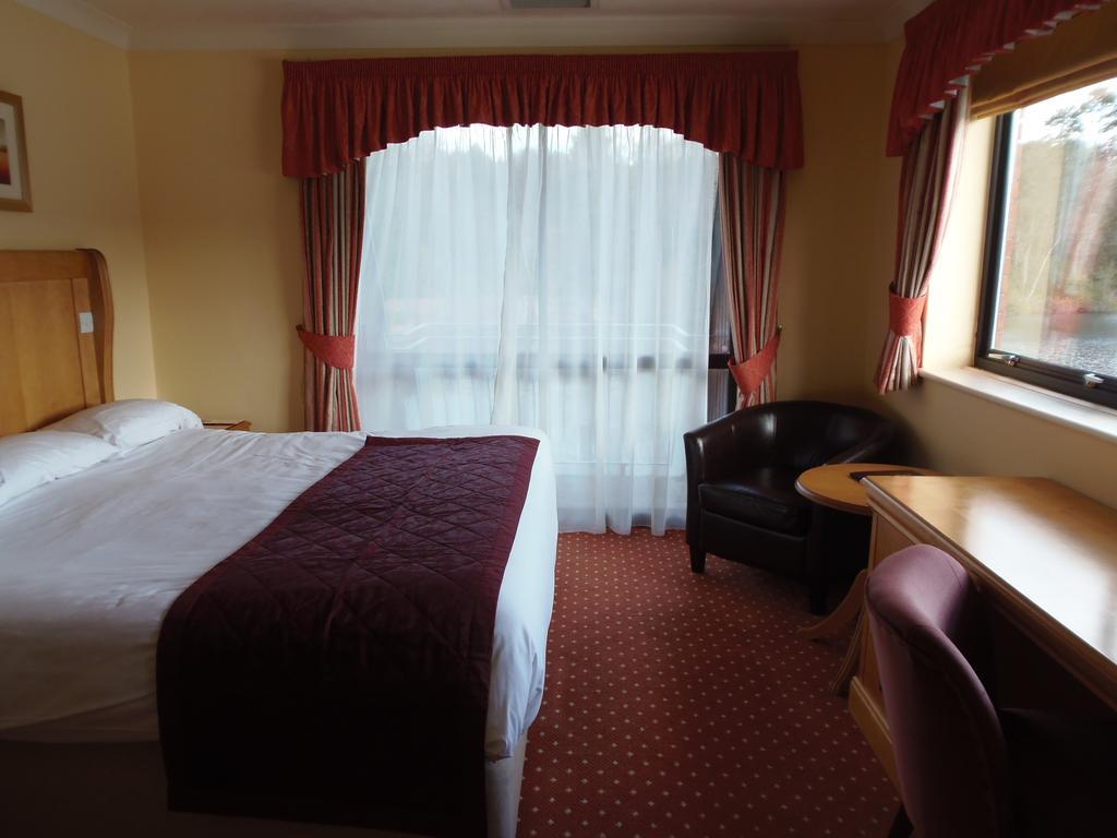 Lakeside International Hotel Camberley Zimmer foto