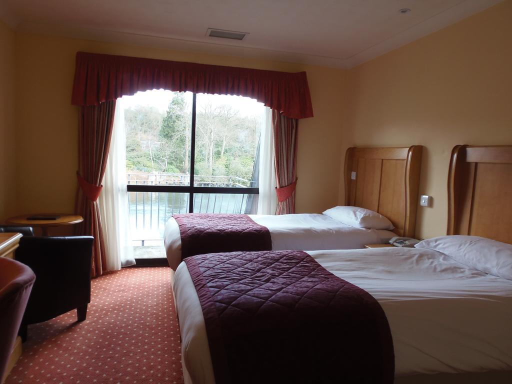 Lakeside International Hotel Camberley Zimmer foto