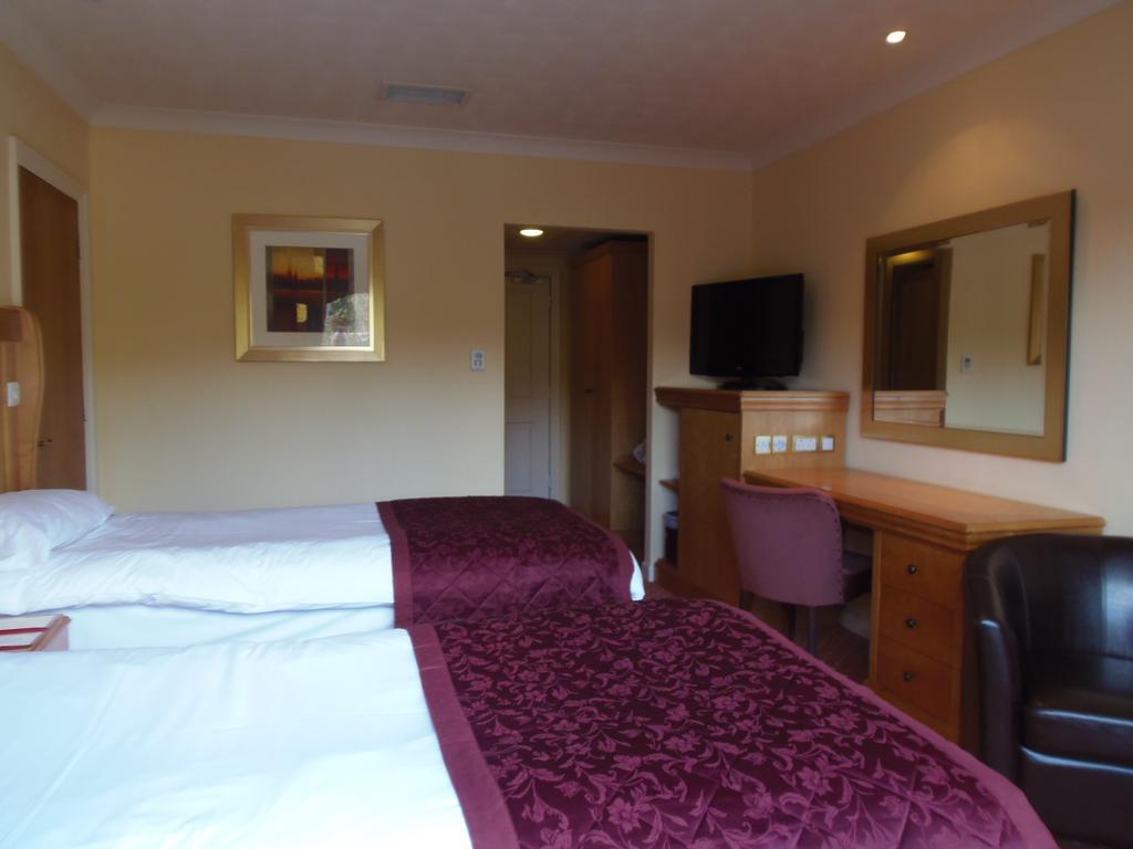 Lakeside International Hotel Camberley Zimmer foto