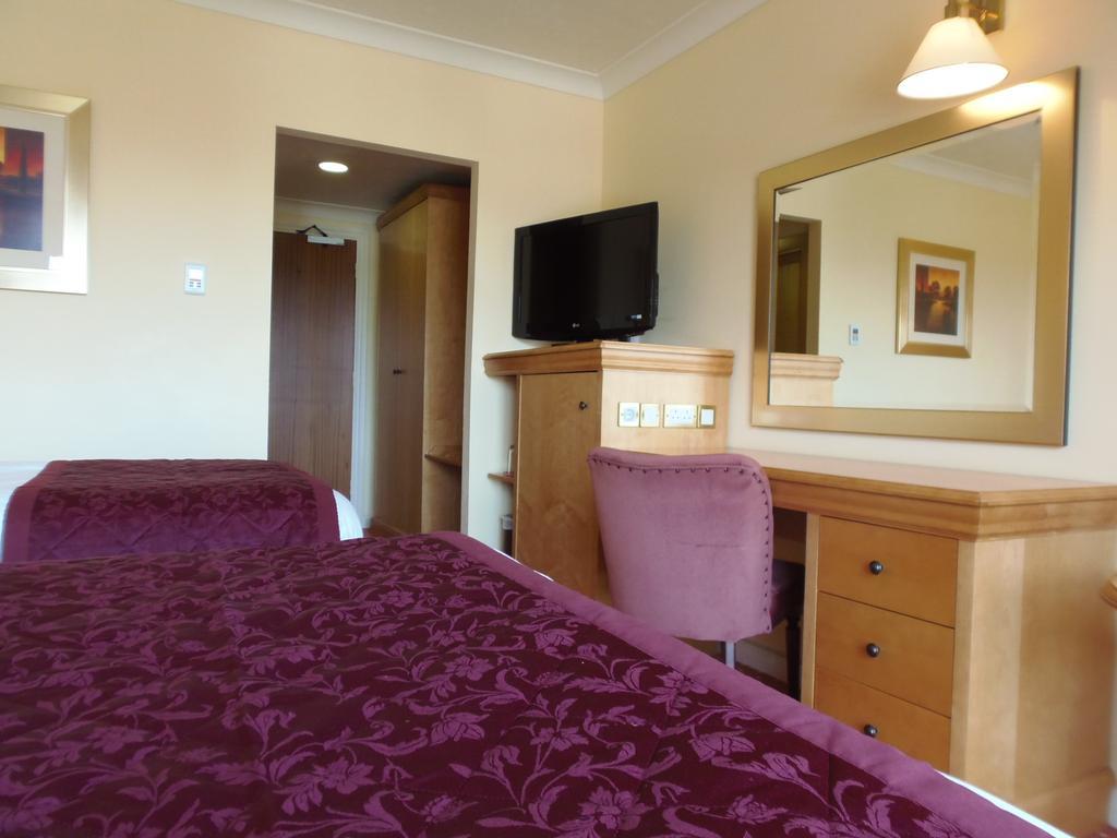 Lakeside International Hotel Camberley Zimmer foto