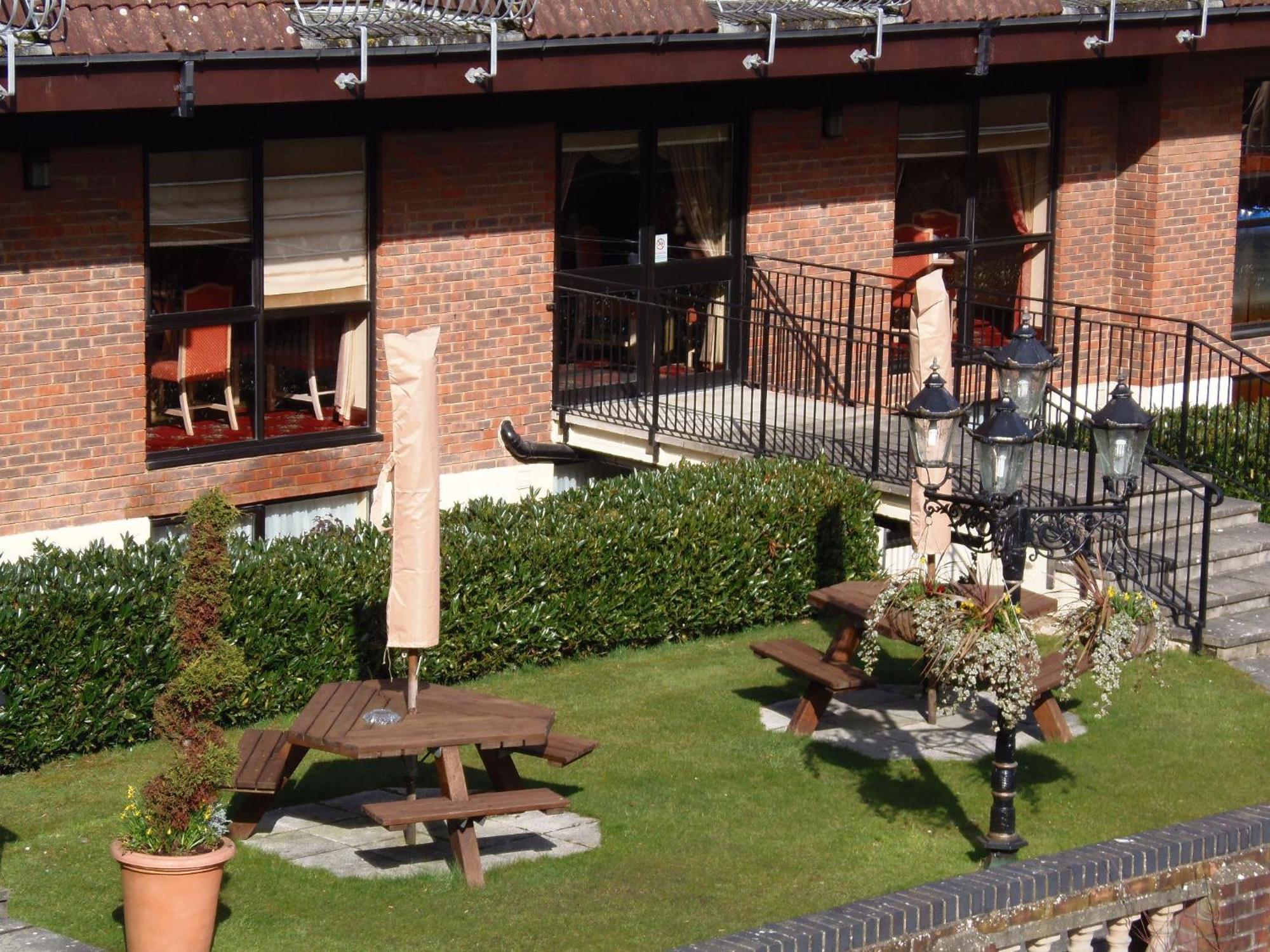 Lakeside International Hotel Camberley Exterior foto